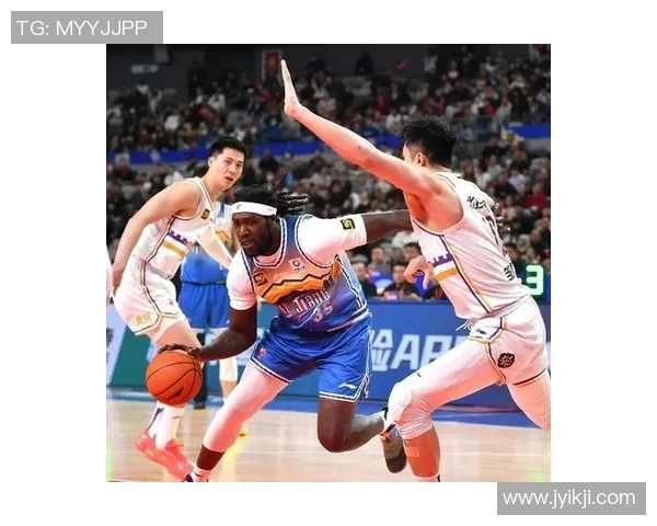 2016年CBA季后赛广东队对阵新疆队的精彩对决回顾与分析 2016年CBA季后赛广东队对阵新疆队的精彩对决回顾与分析