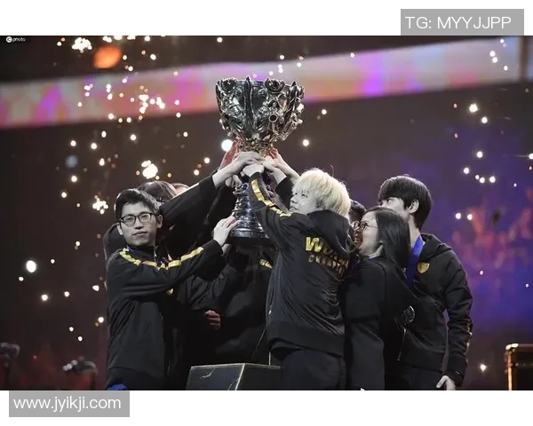 FPX战队以73分稳居青年赛积分榜首位争夺冠军之路愈发明朗